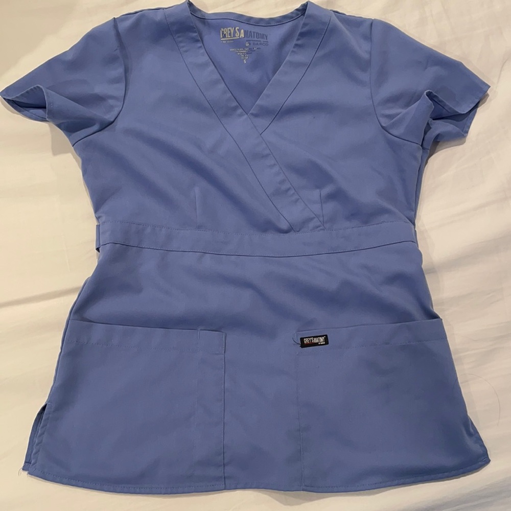 Grey’s Anatomy Women’s Scrub Top